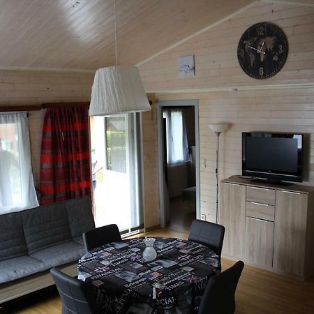 Chalet Les Brulins Ξενοδοχείο Resteigne Εξωτερικό φωτογραφία